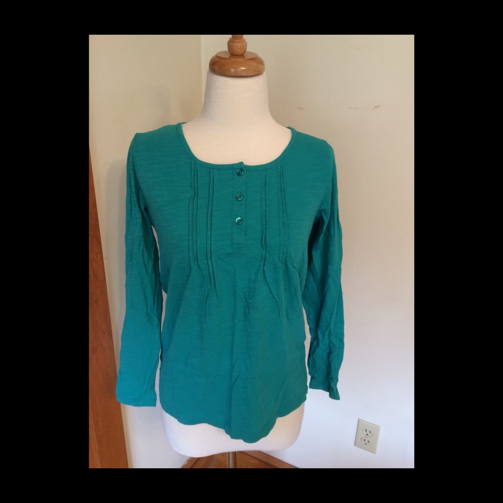 Pin tuck top